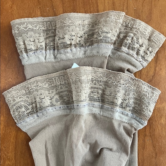 Jobst Compression Thigh High Ultrasheer Stockings w/Lace Silicone Band 20-30mmHg - Picture 11 of 16